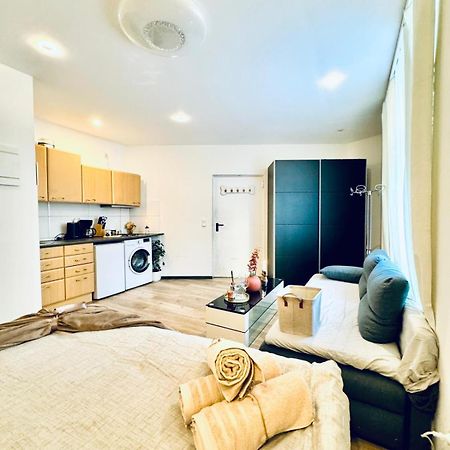 Central King Studio - 10 Mins Walk From Downtown Виена Екстериор снимка