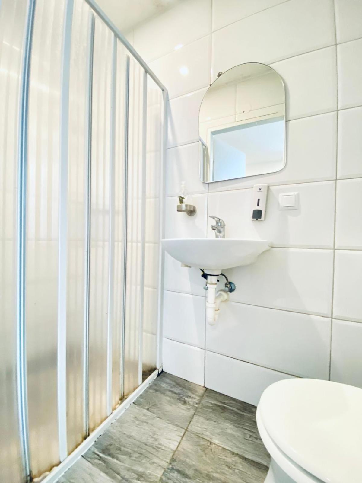 Central King Studio - 10 Mins Walk From Downtown Виена Екстериор снимка