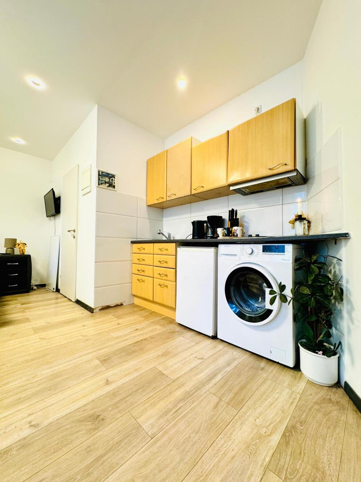Central King Studio - 10 Mins Walk From Downtown Виена Екстериор снимка