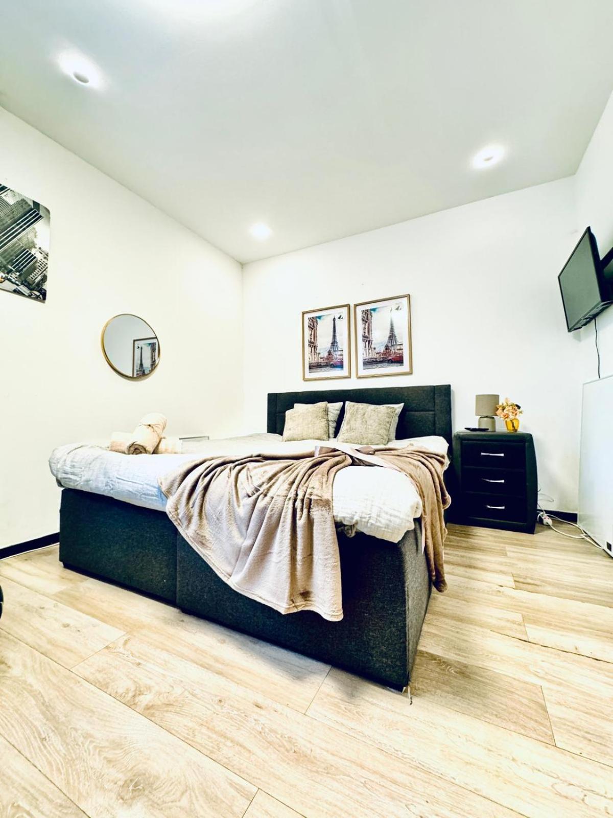 Central King Studio - 10 Mins Walk From Downtown Виена Екстериор снимка