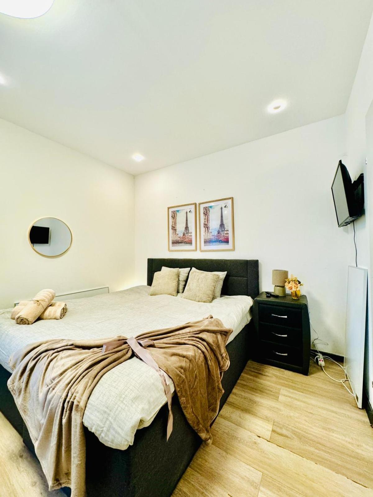 Central King Studio - 10 Mins Walk From Downtown Виена Екстериор снимка